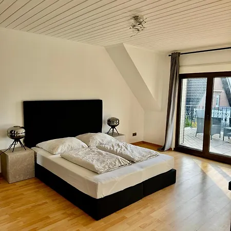 Appartement Gemuetliches Mit Grosser Terrasse Naehe Messe, Flughafen & Psd Dome *