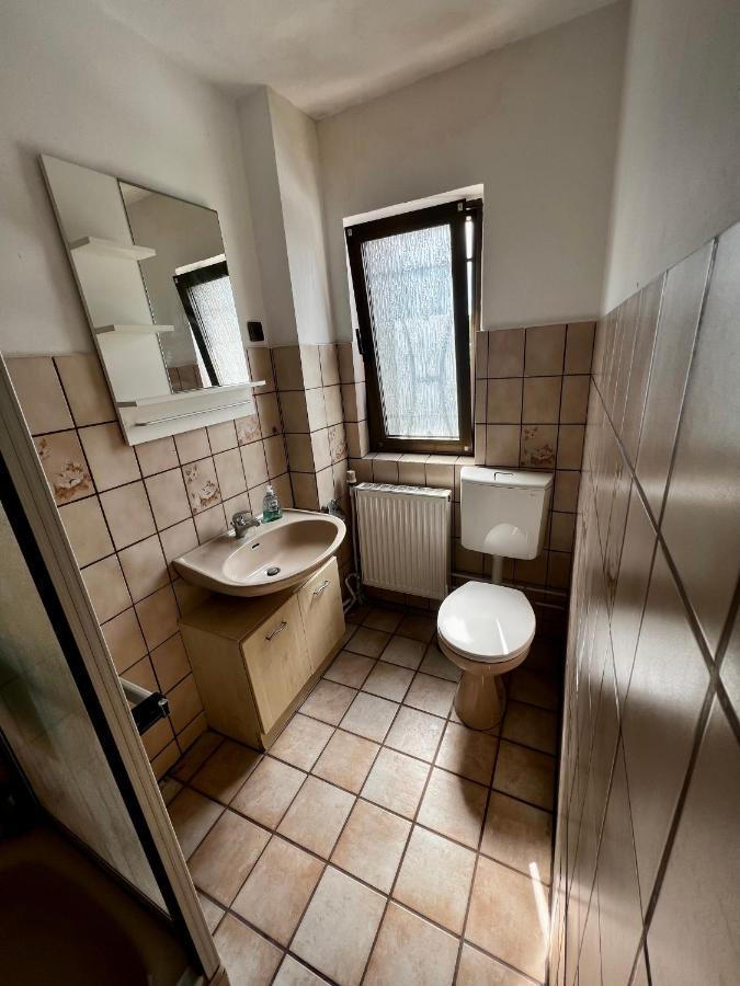 Gemuetliches Mit Grosser Terrasse Naehe Messe, Flughafen & Psd Dome